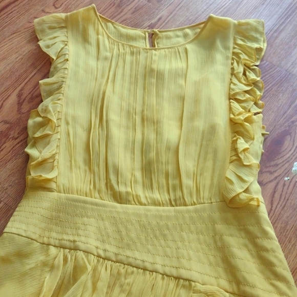 BCBG midi canary yellow dress 100% silk - Picture 3 of 8
